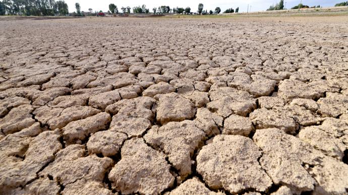 甘肃多地继续发布干旱橙色预警，已出现重度气象干旱